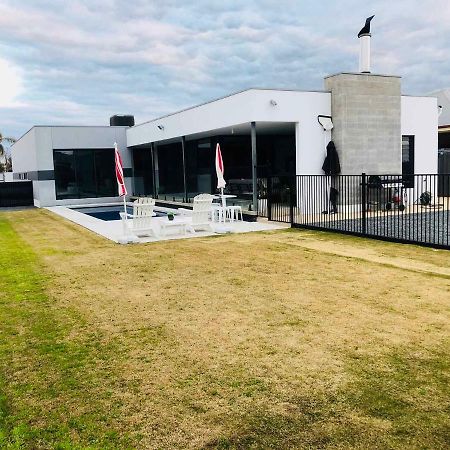 The Sinatra Holiday House - Couples Retreat Mulwala Exterior foto